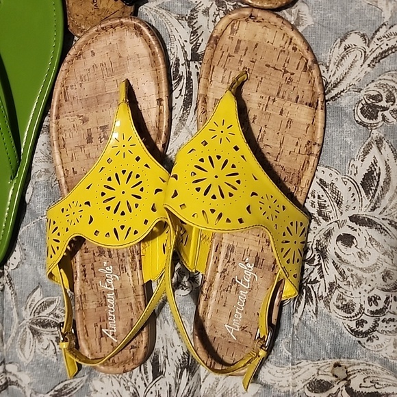 3 Pairs Thong Sandal Bundle - Picture 4 of 6
